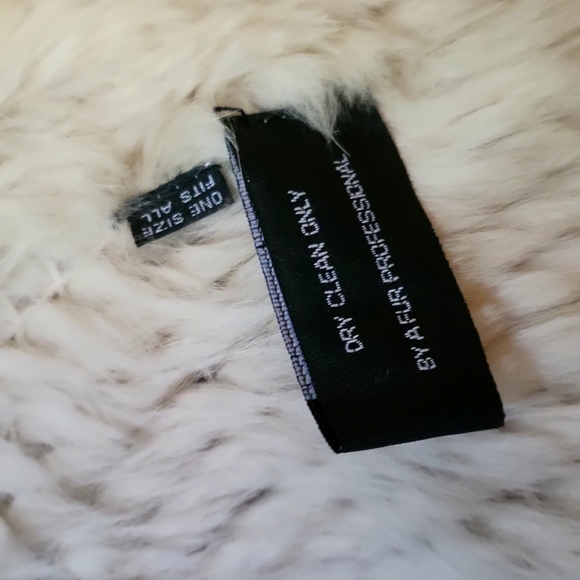 Authentic Genuine Rabbit Fur Capelette - Picture 5 of 6